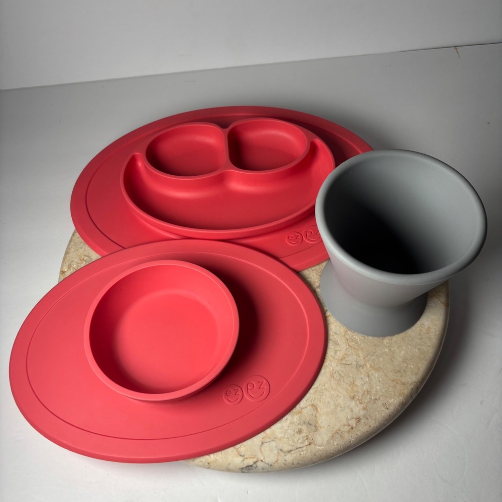 EZPZ Bokee Silicone Feeding Set Red Gray Happy Mat Bowl Bottle Holder 3pc Set‎